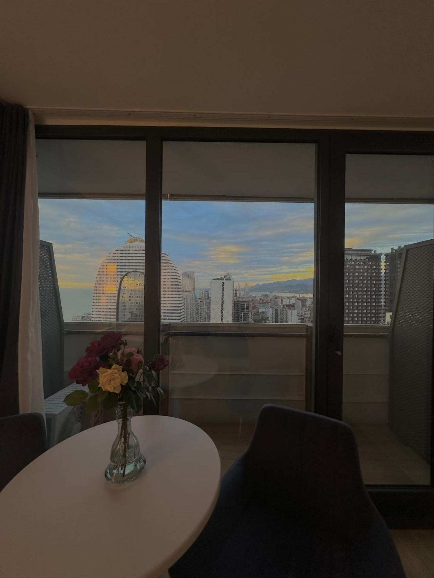 公寓 Luxury In Orbi 巴统